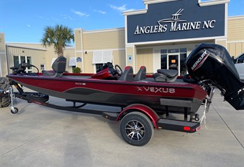 2022 Vexus AVX 181 Red/Gray Boat